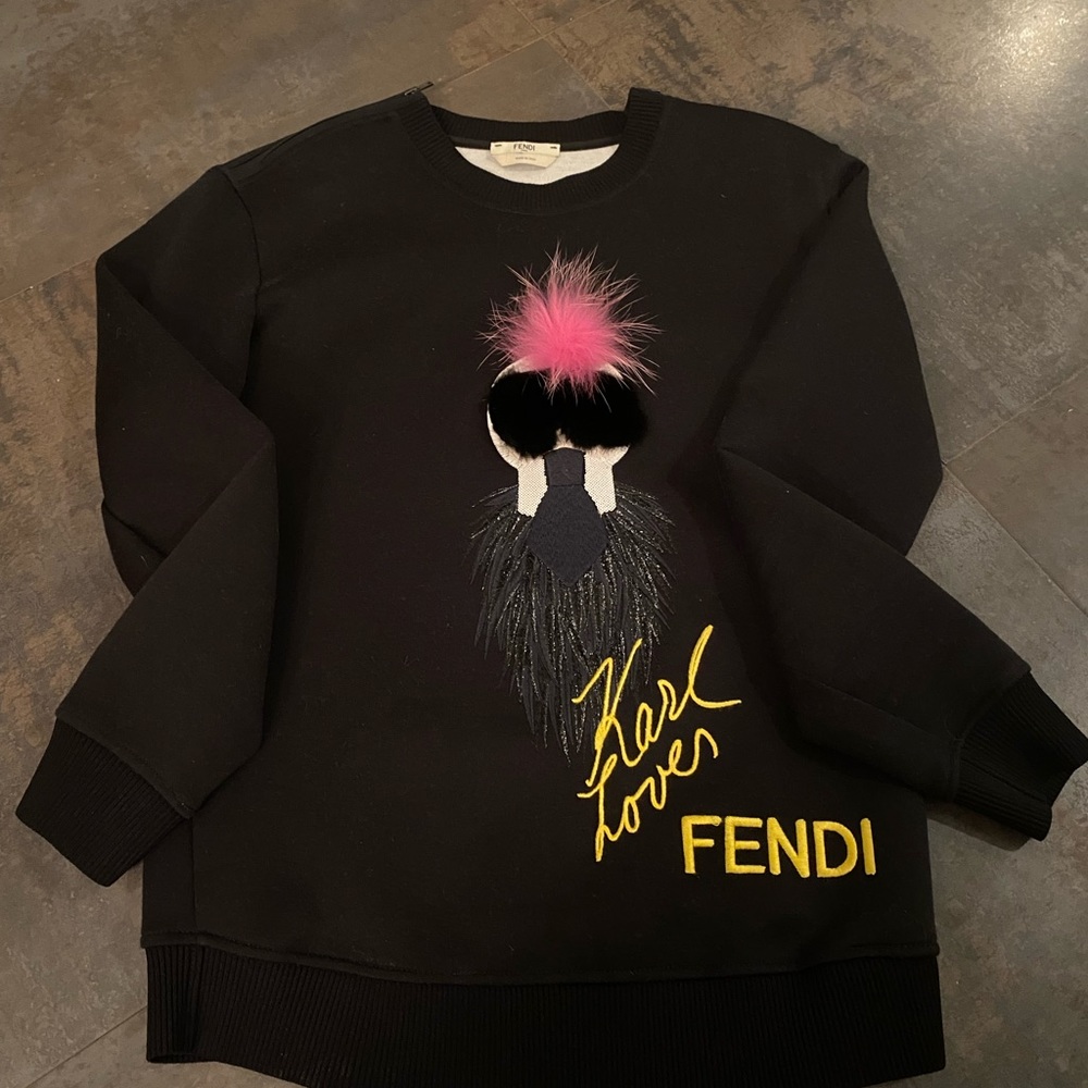 Fendi sweater only worn once